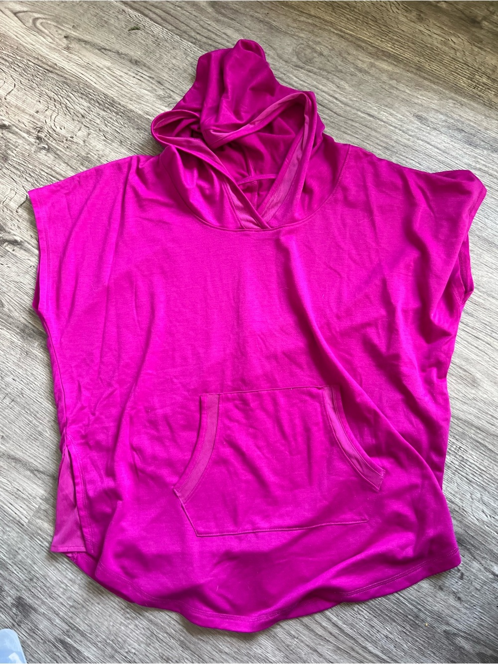 Livi Active Fuchsia Hooded Sleeveless Top